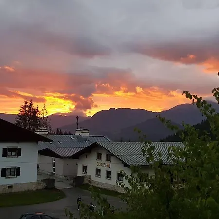 In Der Alpenresidenz Mit Einem Faszinierenden Ausblick Apartment